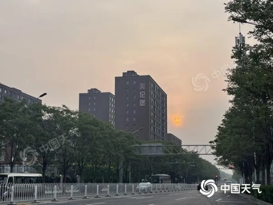 北京市朝阳区天气预报，今日晴转多云，午后风力渐强